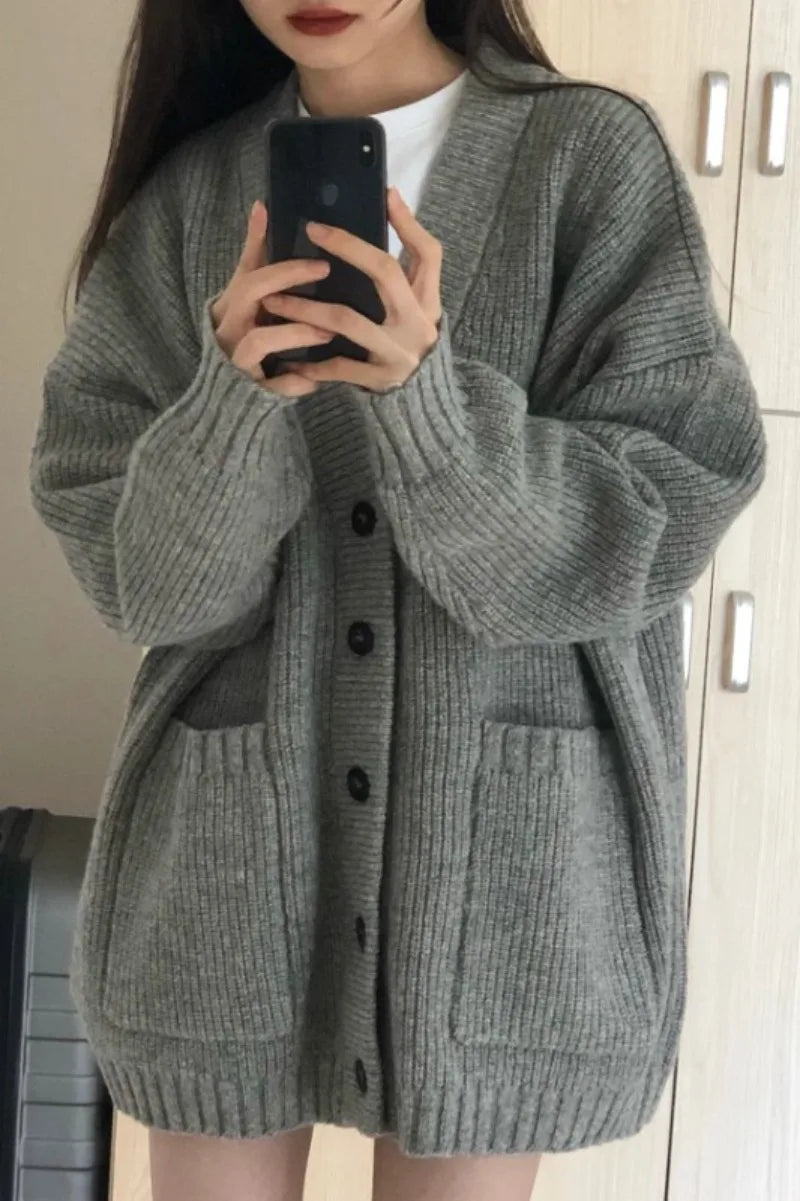 Gilet Tricoté Femme – Confort et Style Automne-Hiver 2025