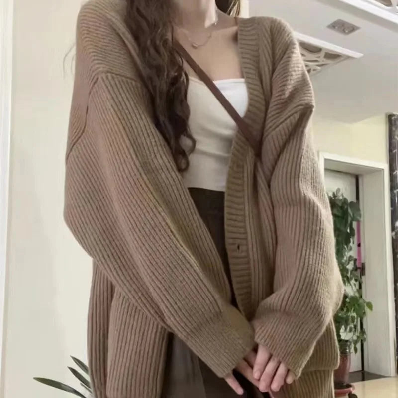 Gilet Tricoté Femme – Confort et Style Automne-Hiver 2025