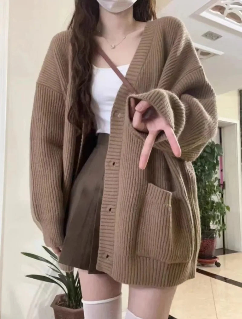 Gilet Tricoté Femme – Confort et Style Automne-Hiver 2025