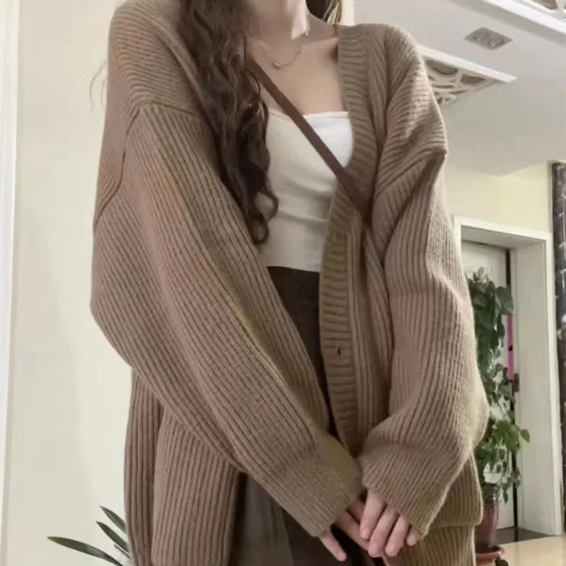 Gilet Tricoté Femme – Confort et Style Automne-Hiver 2025